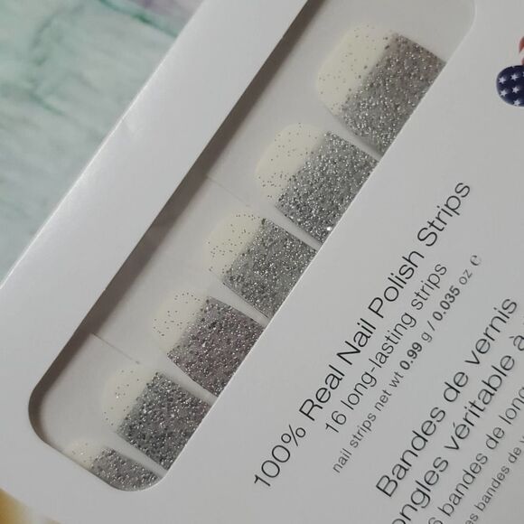 New and sealed Color Street Retired Dripping In Diamonds - Picture 3 of 3